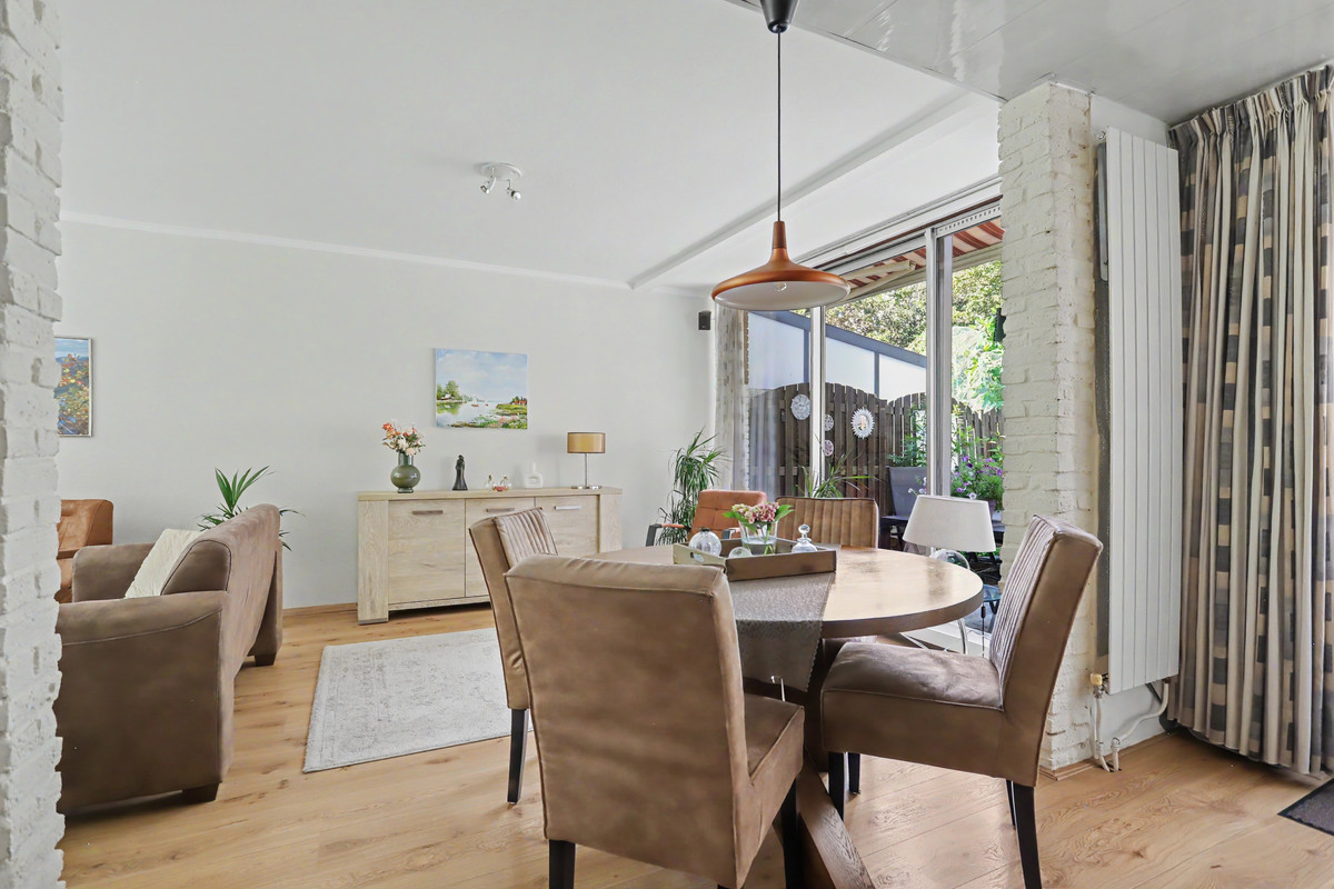 Tussenwoning te koop: Korhoenlaan 28, Zeist