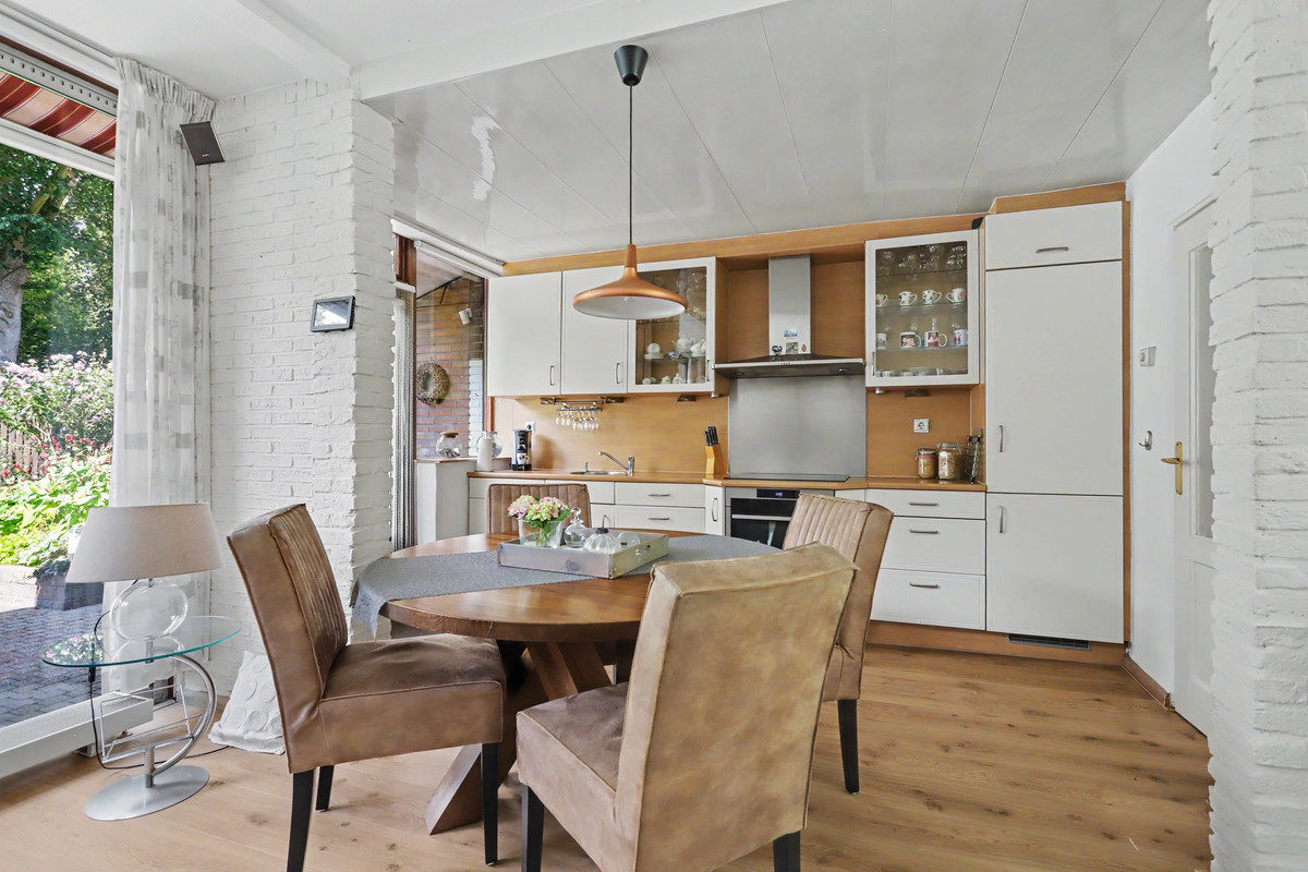 Tussenwoning te koop: Korhoenlaan 28, Zeist