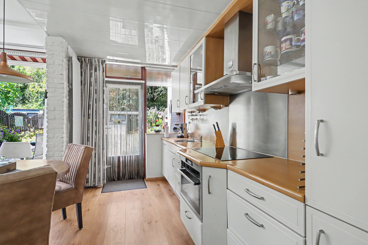 Tussenwoning te koop: Korhoenlaan 28, Zeist
