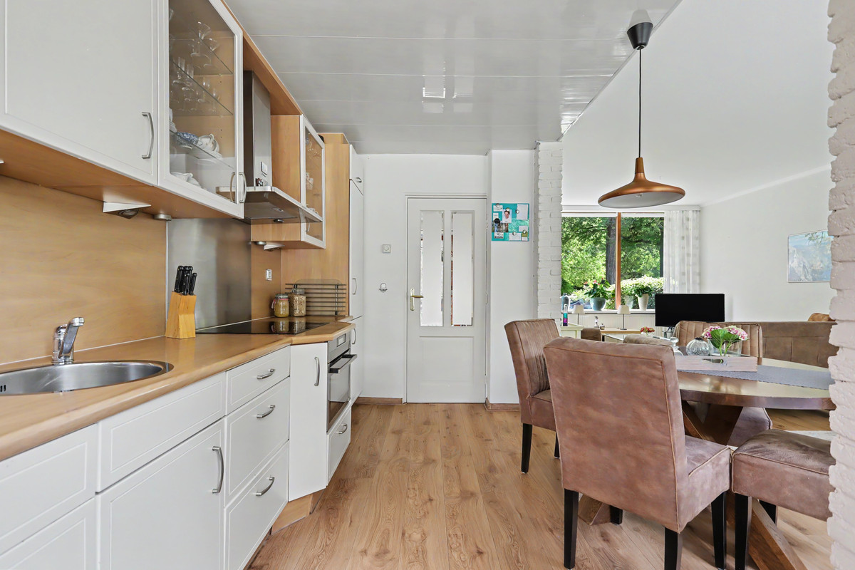 Tussenwoning te koop: Korhoenlaan 28, Zeist