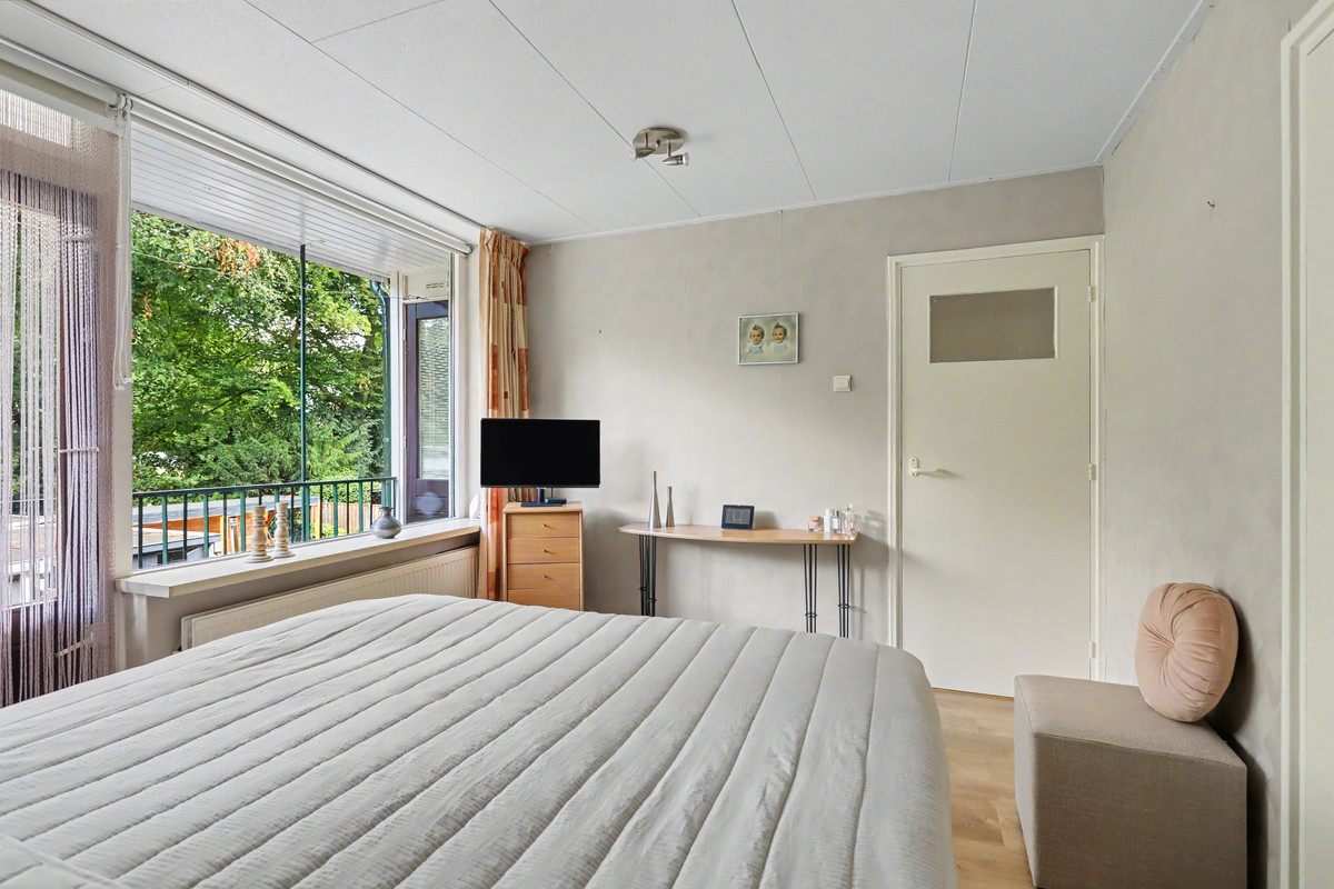 Tussenwoning te koop: Korhoenlaan 28, Zeist
