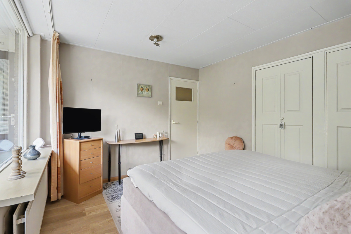 Tussenwoning te koop: Korhoenlaan 28, Zeist