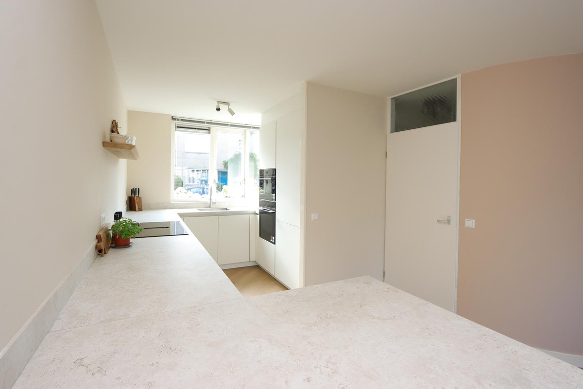 Tussenwoning te koop: Beatlesweg 11, Almere