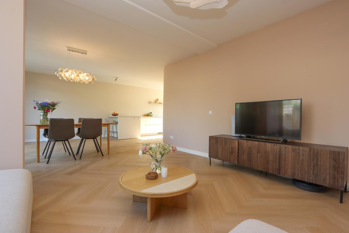 Tussenwoning te koop: Beatlesweg 11, Almere