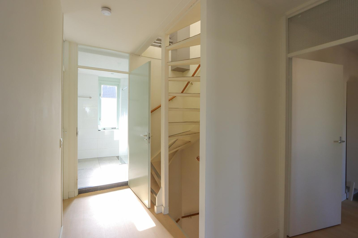 Tussenwoning te koop: Beatlesweg 11, Almere