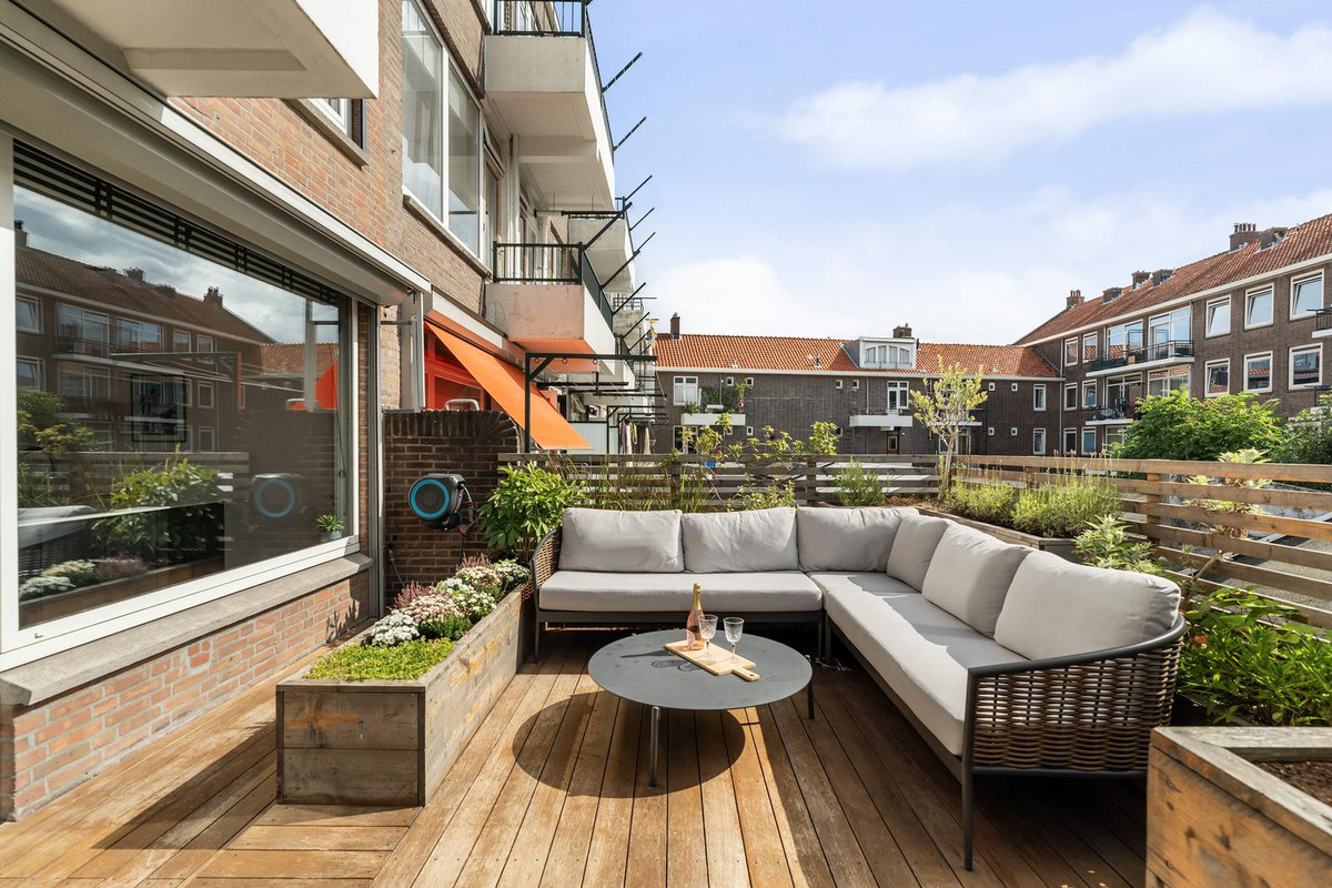 Appartement te koop: Maaskade 150B, Rotterdam
