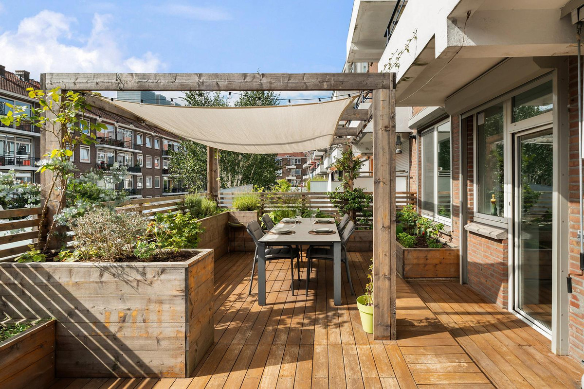 Appartement te koop: Maaskade 150B, Rotterdam