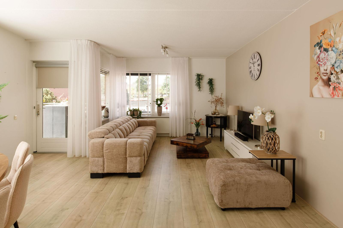 Appartement te koop: van der Hoopstraat 57B, Beverwijk