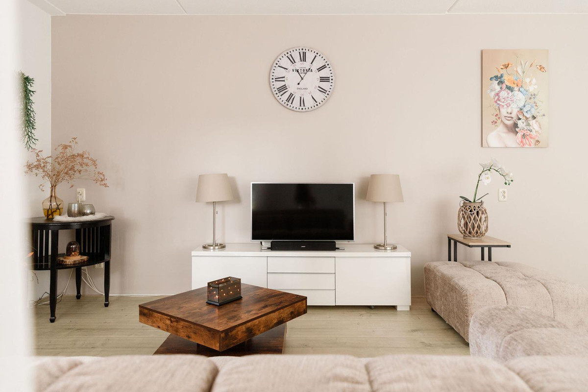 Appartement te koop: van der Hoopstraat 57B, Beverwijk
