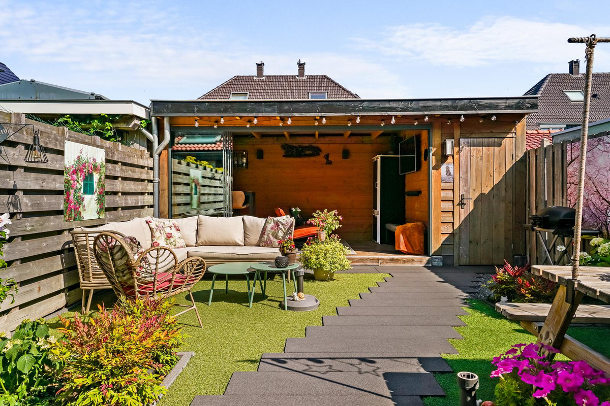 Tussenwoning te koop: Count Basielaan 40, Beverwijk