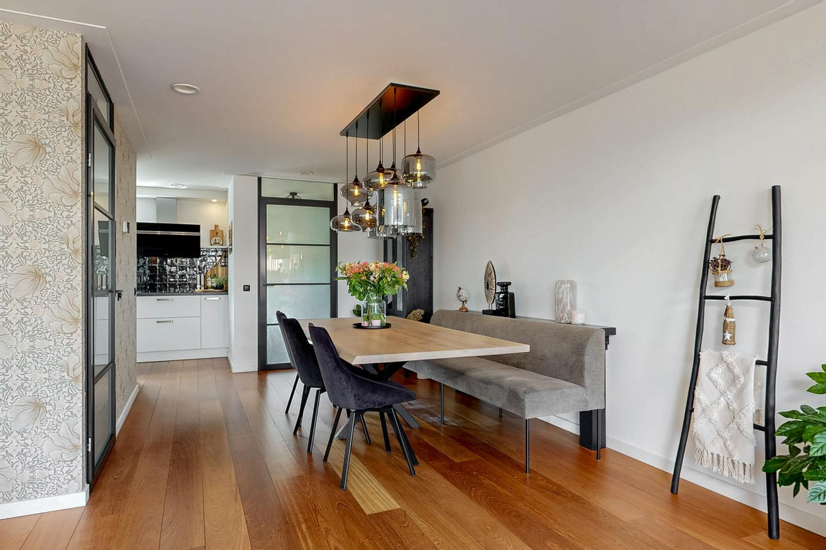 Tussenwoning te koop: Count Basielaan 40, Beverwijk