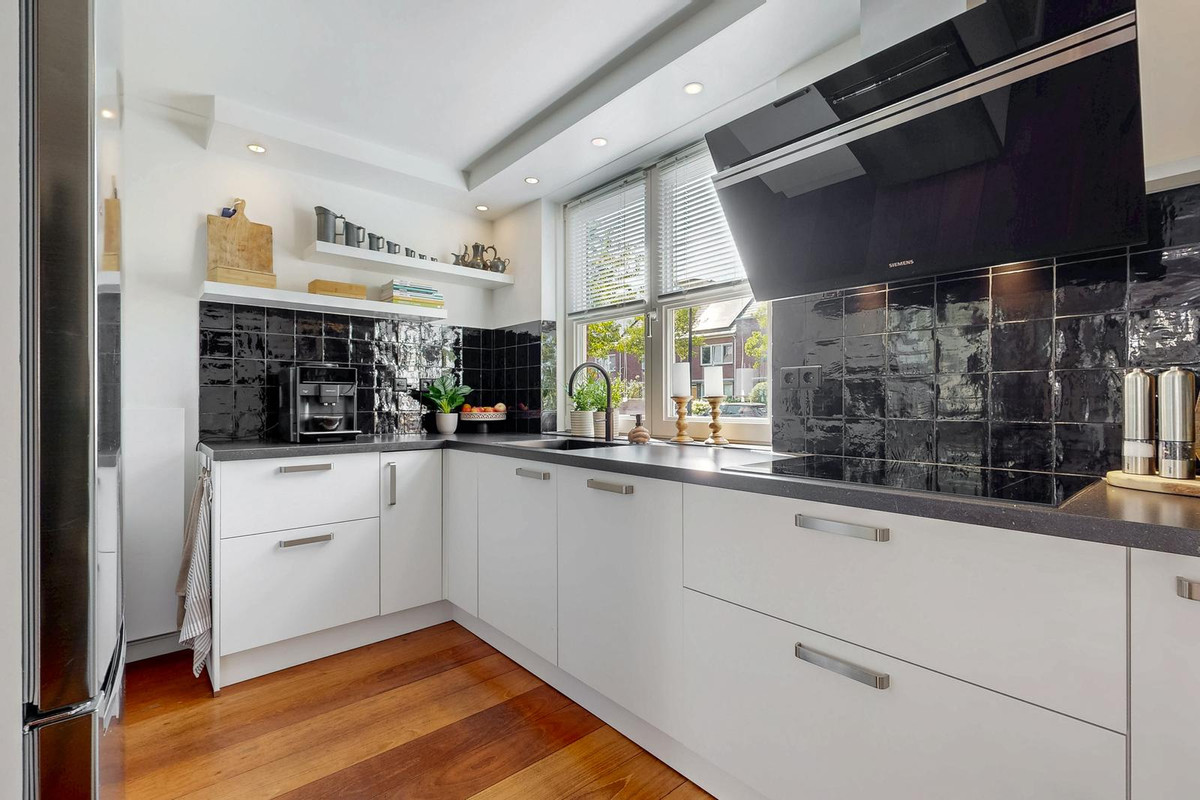 Tussenwoning te koop: Count Basielaan 40, Beverwijk