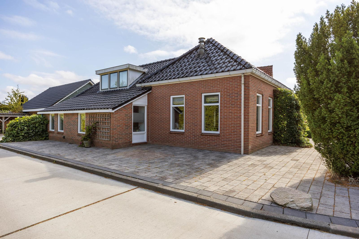 Vrijstaande woning te koop: Hoofdweg 7, Siddeburen