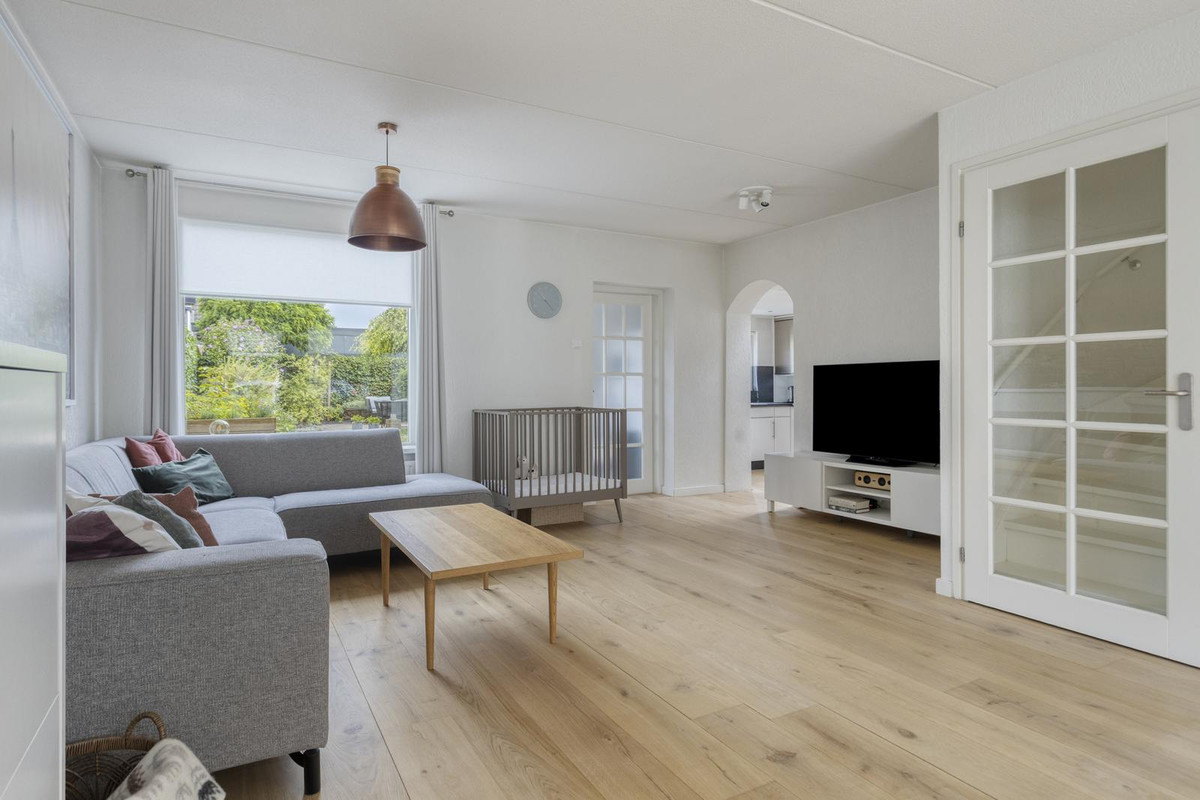 Twee-onder-één-kap te koop: Roerstraat 23, Terneuzen