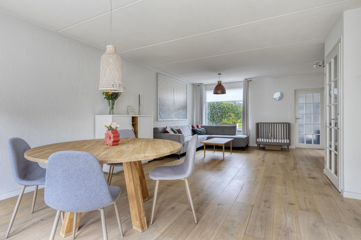 Twee-onder-één-kap te koop: Roerstraat 23, Terneuzen