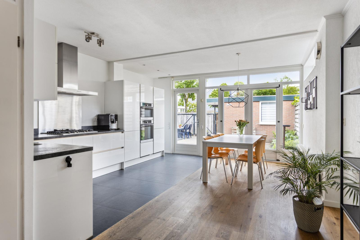 Hoekwoning te koop: Sint Hubertus 45, Ede