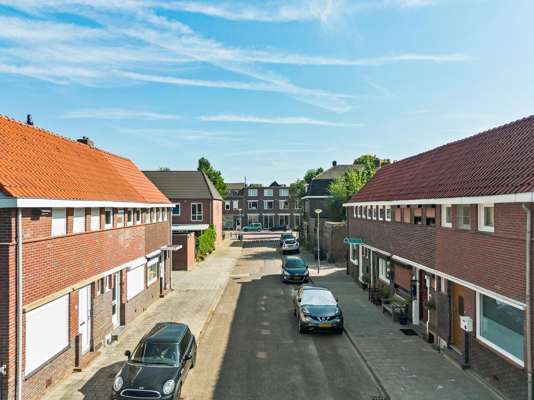 Hoekwoning te koop: Surinamestraat 19, Geleen