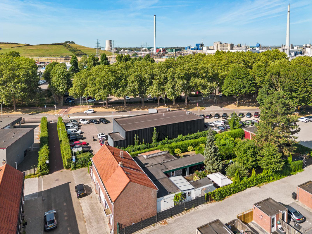 Hoekwoning te koop: Surinamestraat 19, Geleen