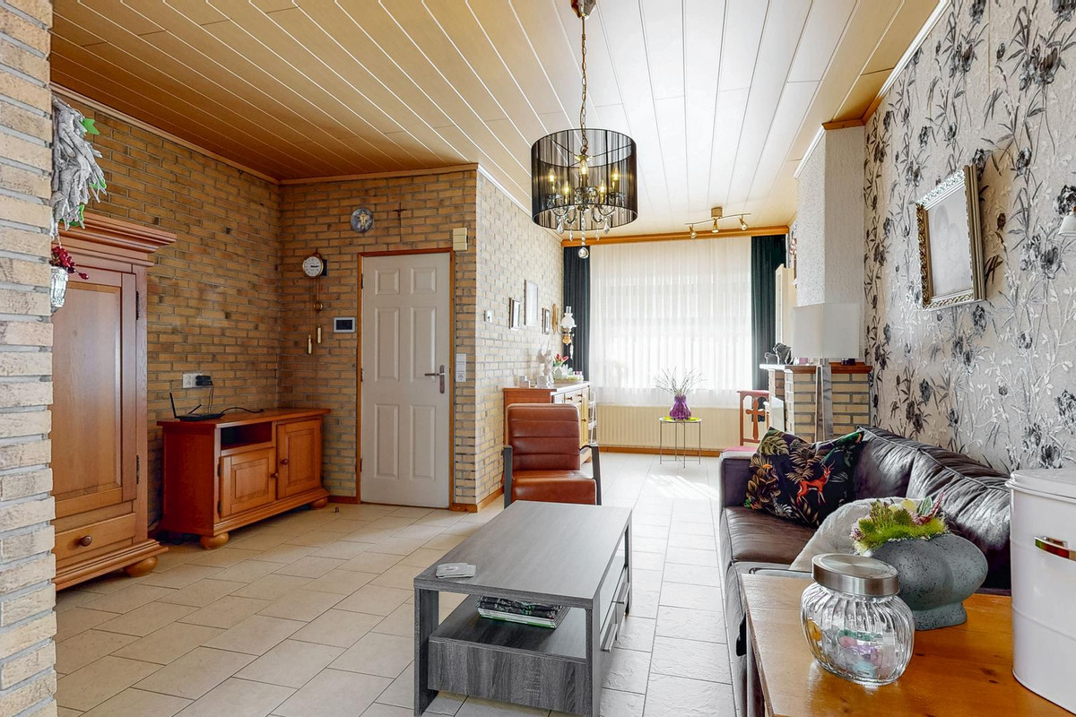 Hoekwoning te koop: Surinamestraat 19, Geleen