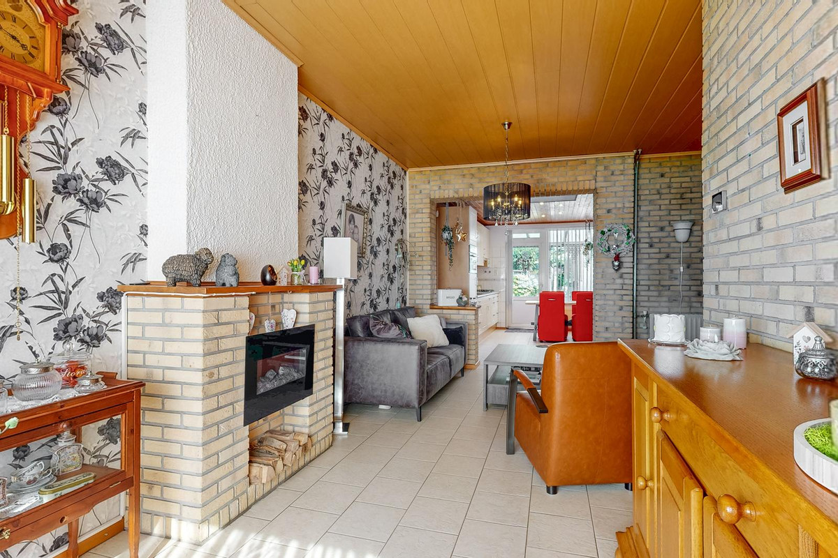 Hoekwoning te koop: Surinamestraat 19, Geleen