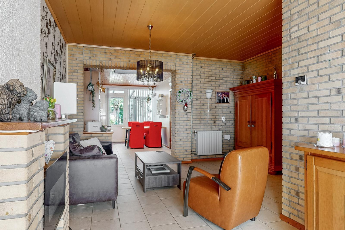 Hoekwoning te koop: Surinamestraat 19, Geleen