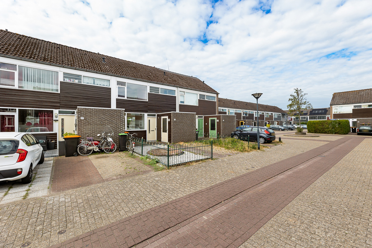 Tussenwoning te koop: Ijsselstraat 19, Oost-Souburg