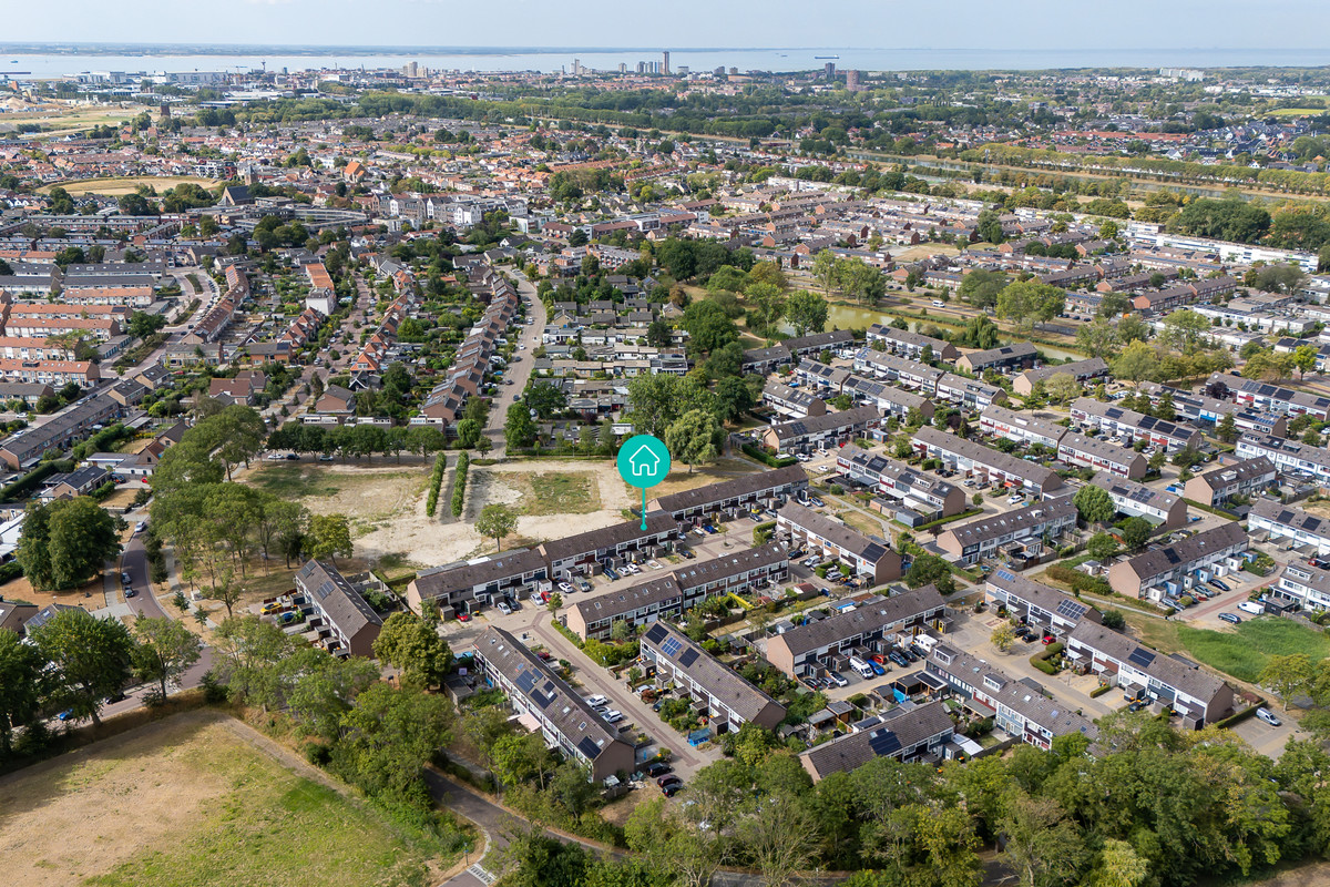 Tussenwoning te koop: Ijsselstraat 19, Oost-Souburg