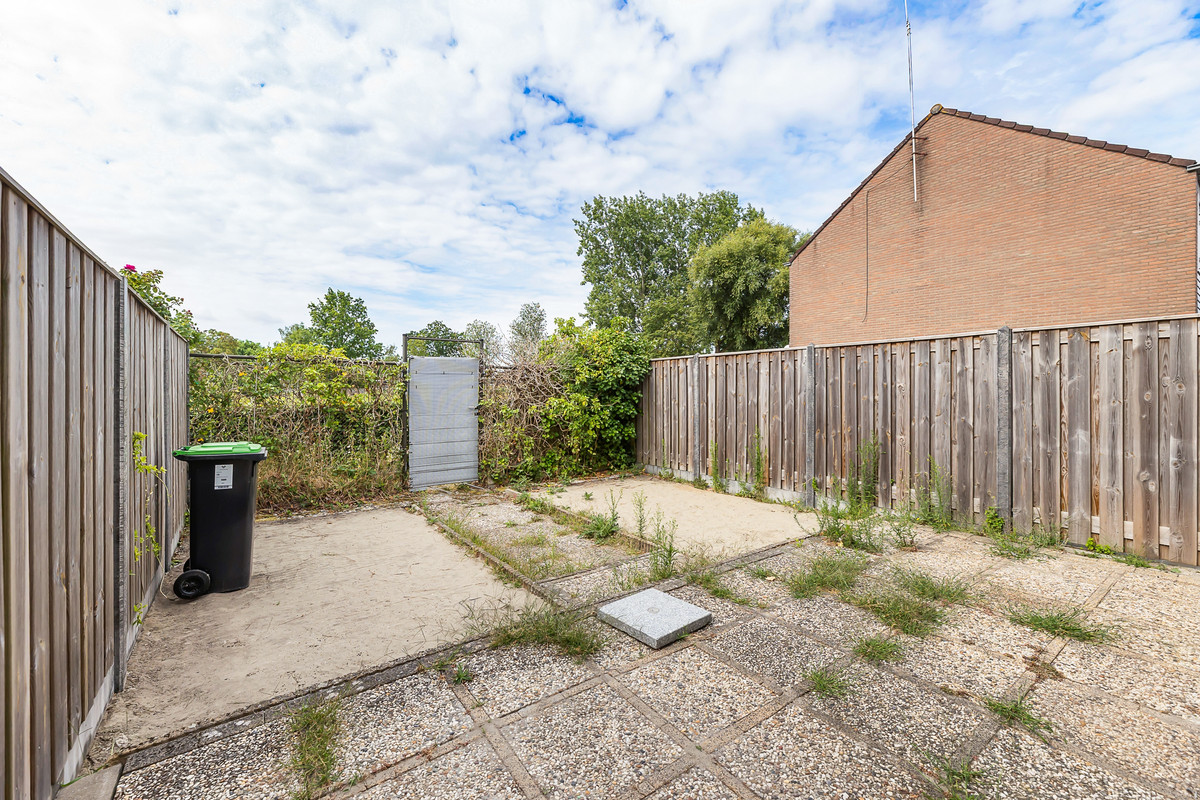 Tussenwoning te koop: Ijsselstraat 19, Oost-Souburg