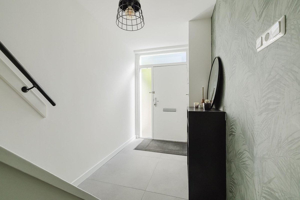 Hoekwoning te koop: Van den Berghlaan 341, Hoofddorp