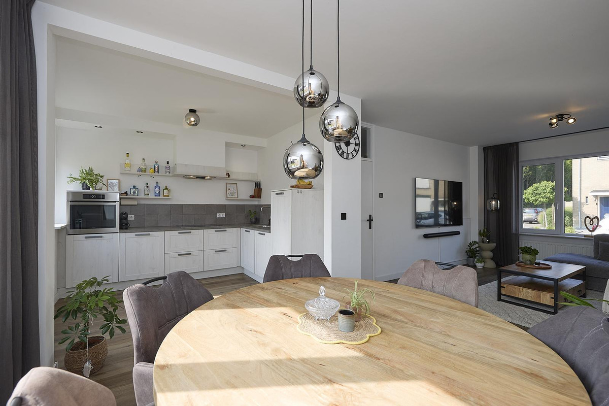 Hoekwoning te koop: Korenbloemstraat 2, Hoek
