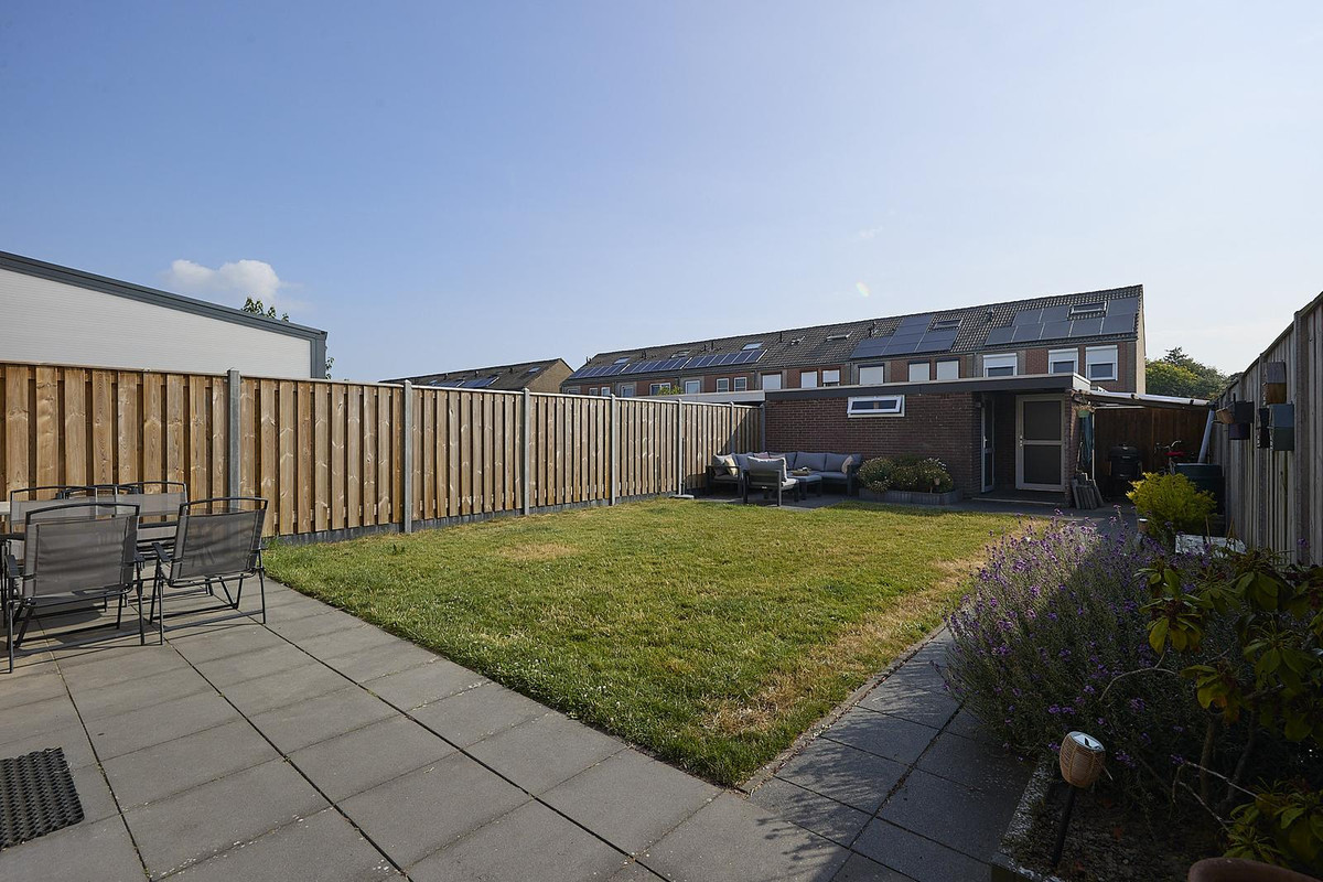 Hoekwoning te koop: Korenbloemstraat 2, Hoek
