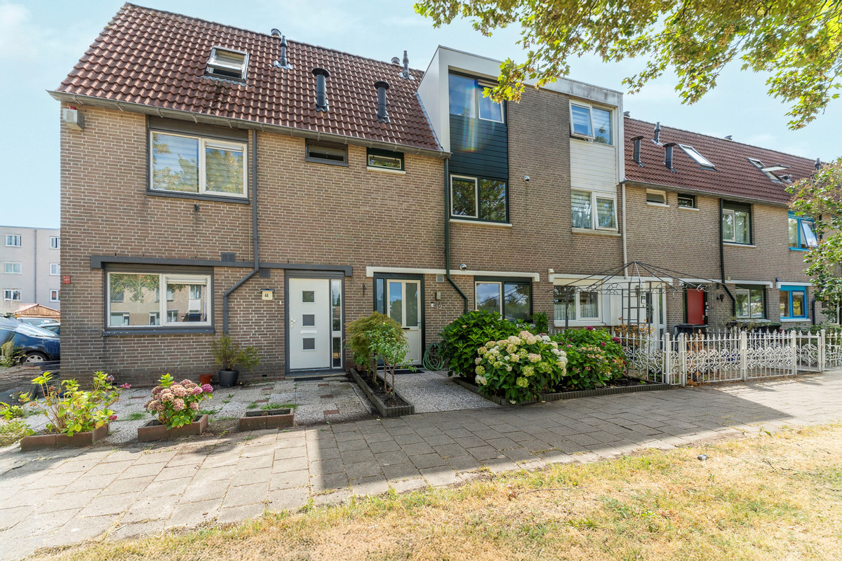Tussenwoning te koop: Wipmolenweg 42, Almere