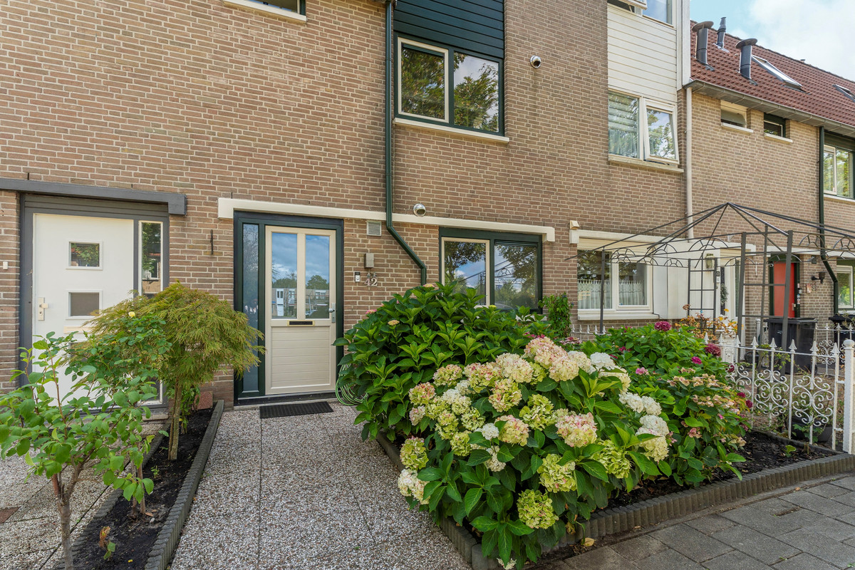 Tussenwoning te koop: Wipmolenweg 42, Almere