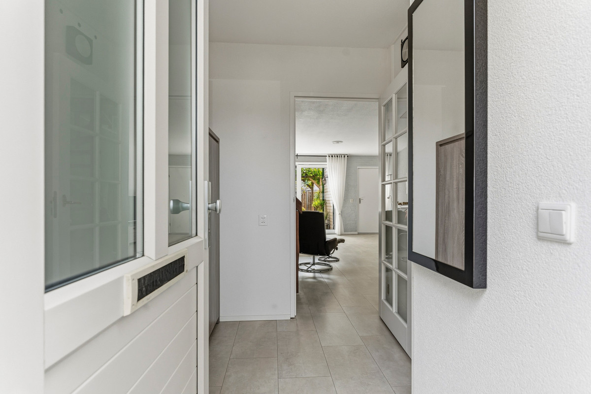 Tussenwoning te koop: Wipmolenweg 42, Almere