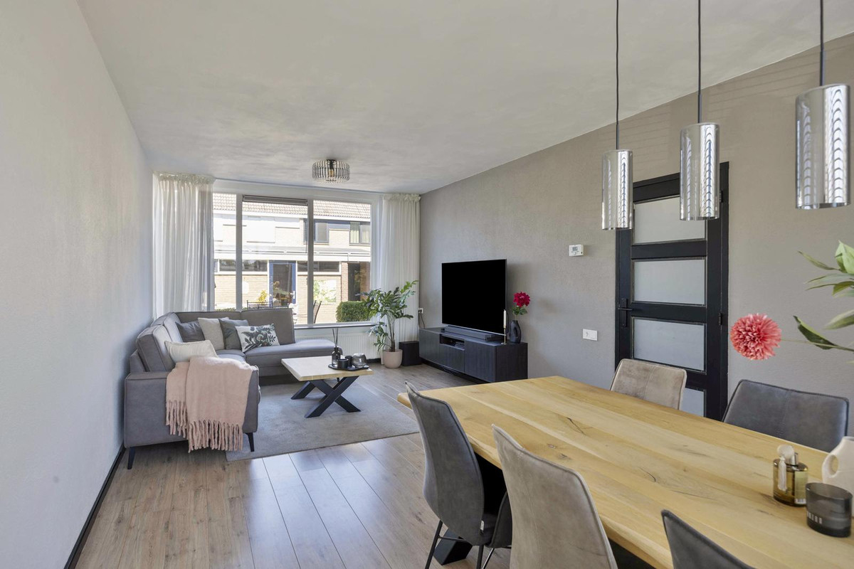 Tussenwoning te koop: Laurierhof 3, Etten-Leur