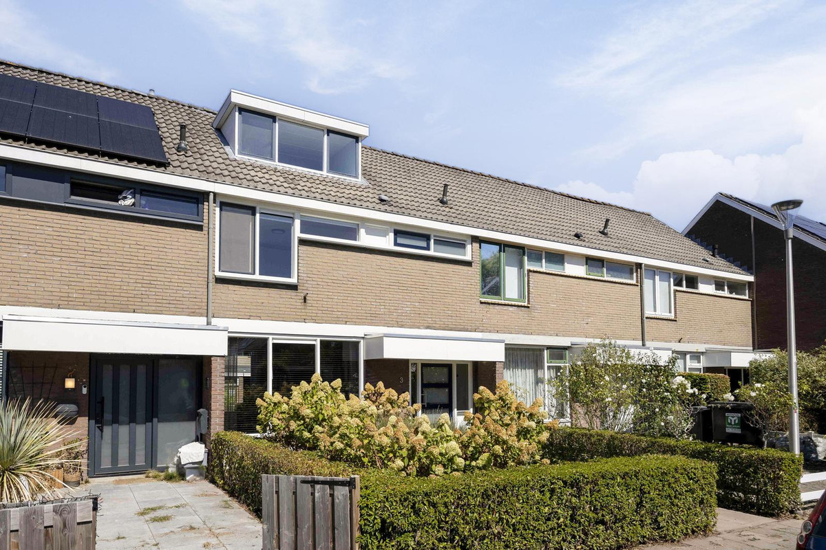 Tussenwoning te koop: Laurierhof 3, Etten-Leur