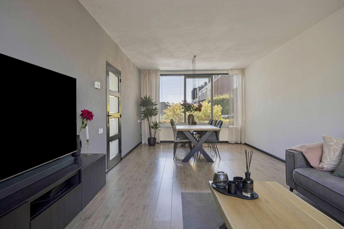 Tussenwoning te koop: Laurierhof 3, Etten-Leur