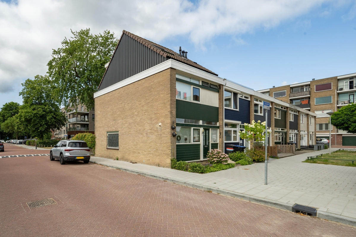 Tussenwoning te koop: Oranjehof 109, Leerdam
