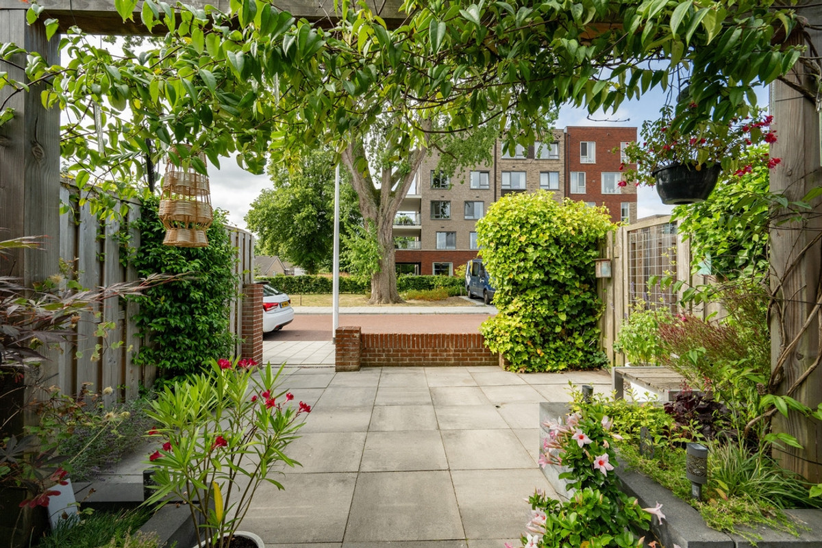 Tussenwoning te koop: Oranjehof 109, Leerdam