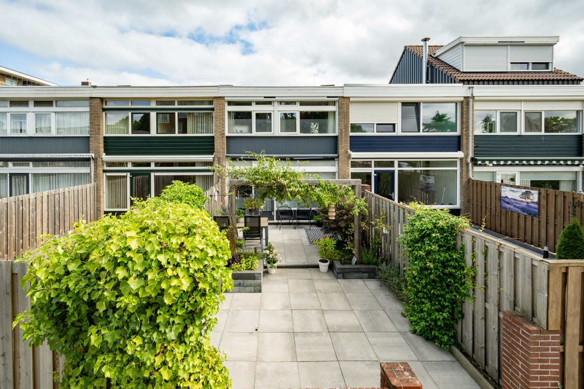 Tussenwoning te koop: Oranjehof 109, Leerdam