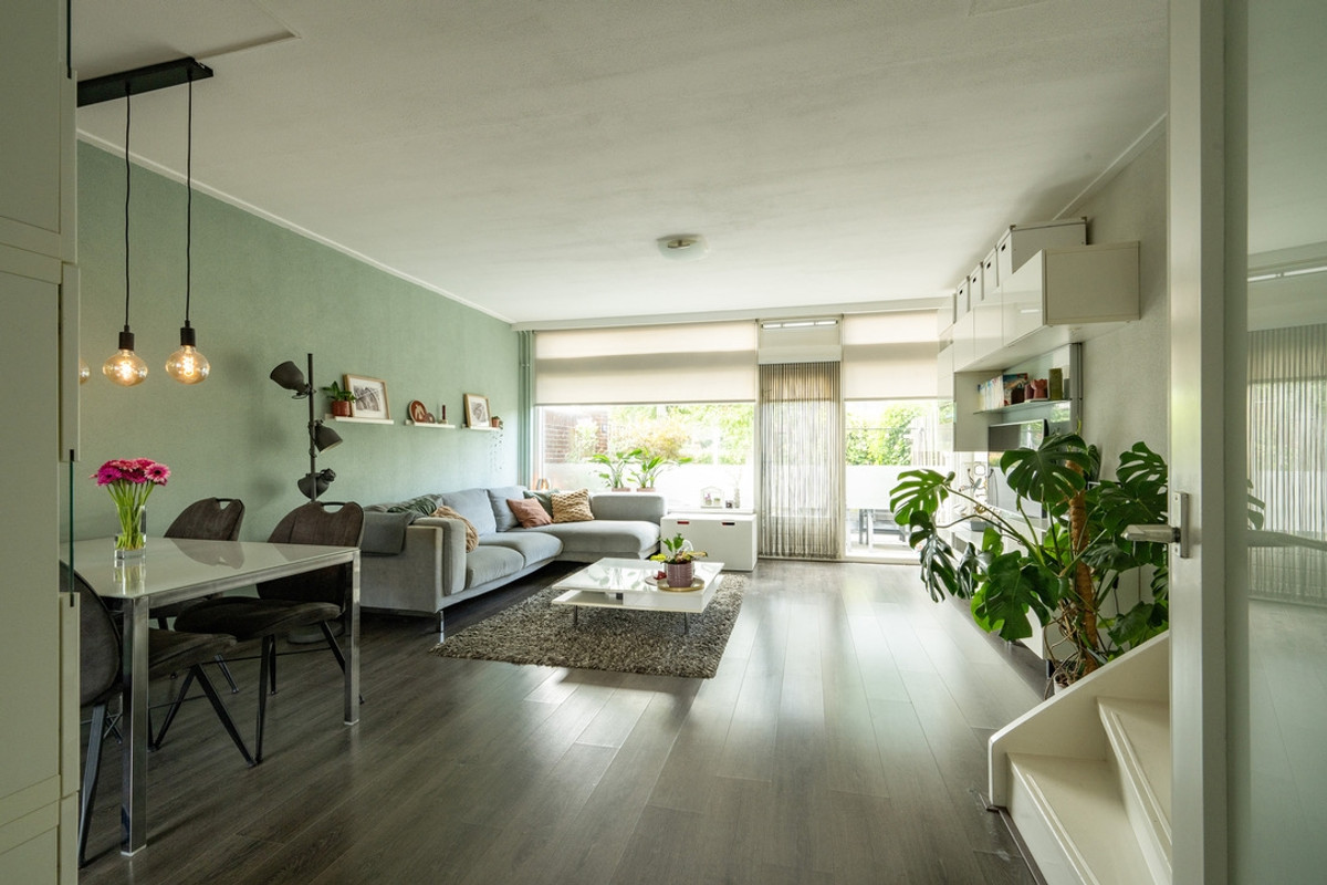 Tussenwoning te koop: Oranjehof 109, Leerdam