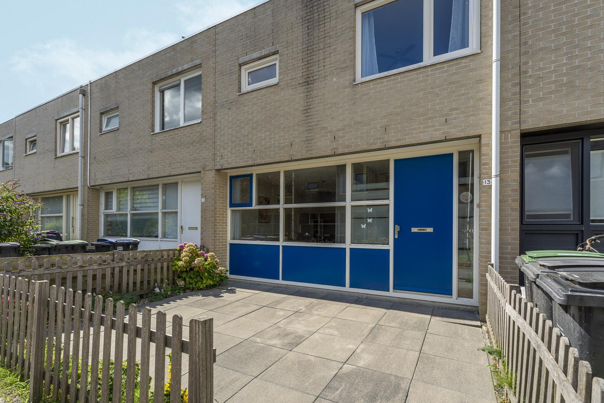 Tussenwoning te koop: Struikroospad 13, Almere
