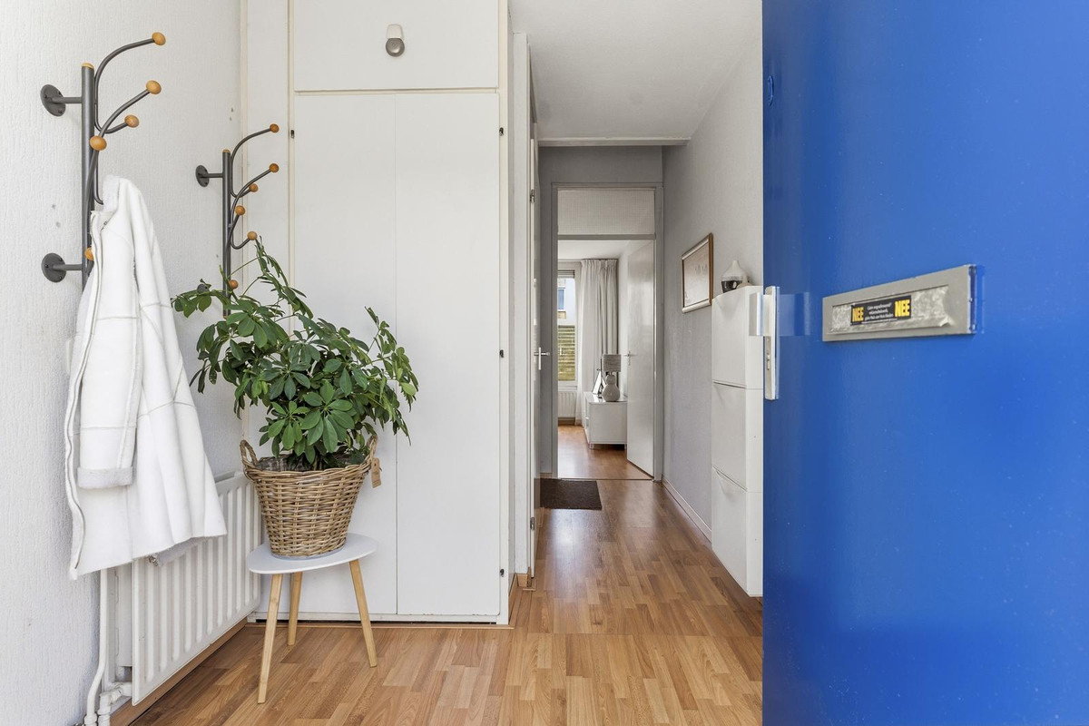 Tussenwoning te koop: Struikroospad 13, Almere