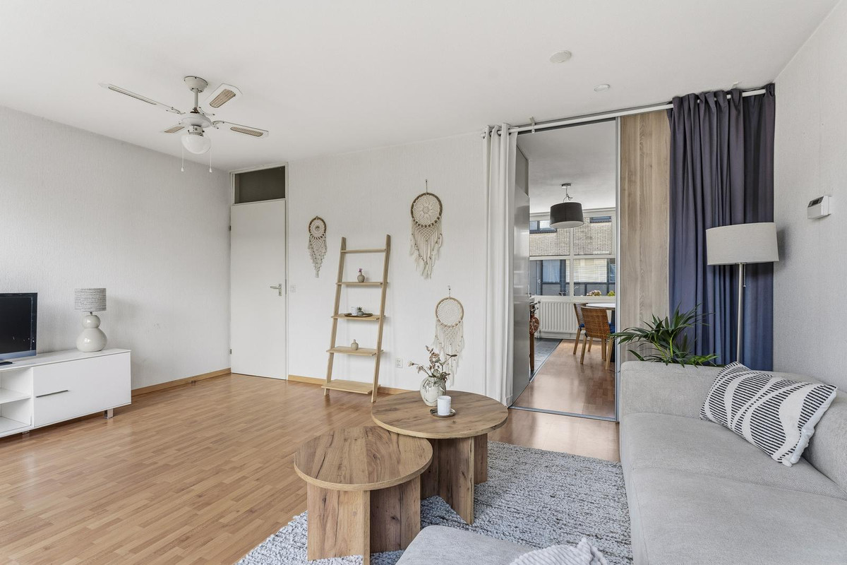 Tussenwoning te koop: Struikroospad 13, Almere