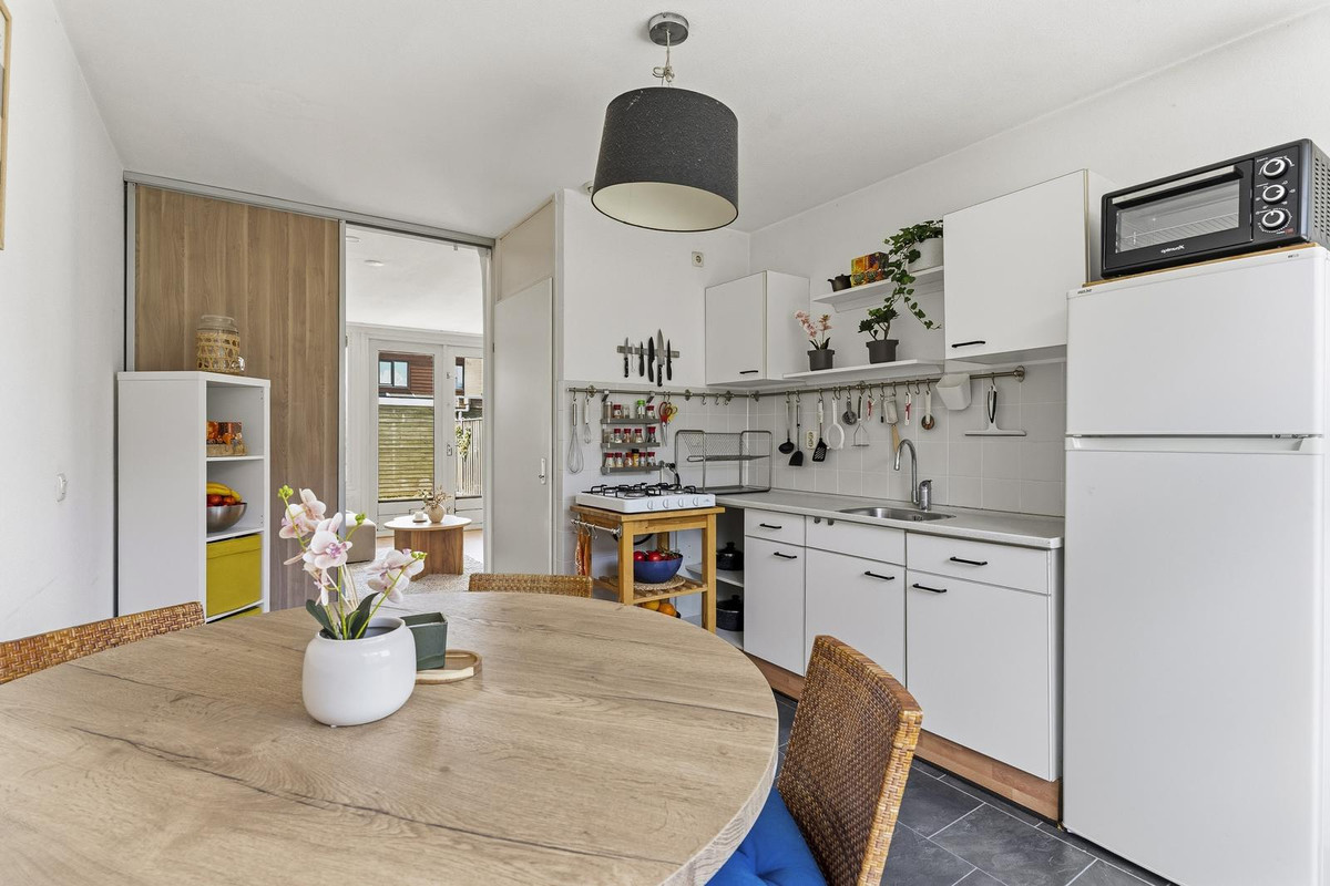 Tussenwoning te koop: Struikroospad 13, Almere
