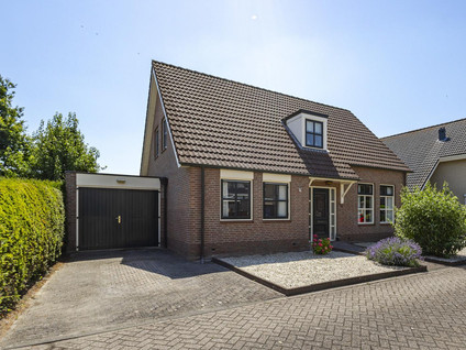 Koperwiek 16