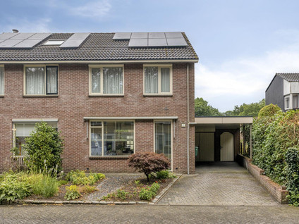 Pastoor Petersstraat 69