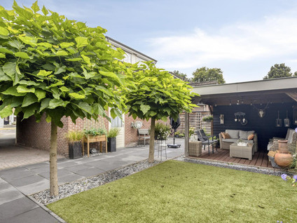 Pastoor Petersstraat 69
