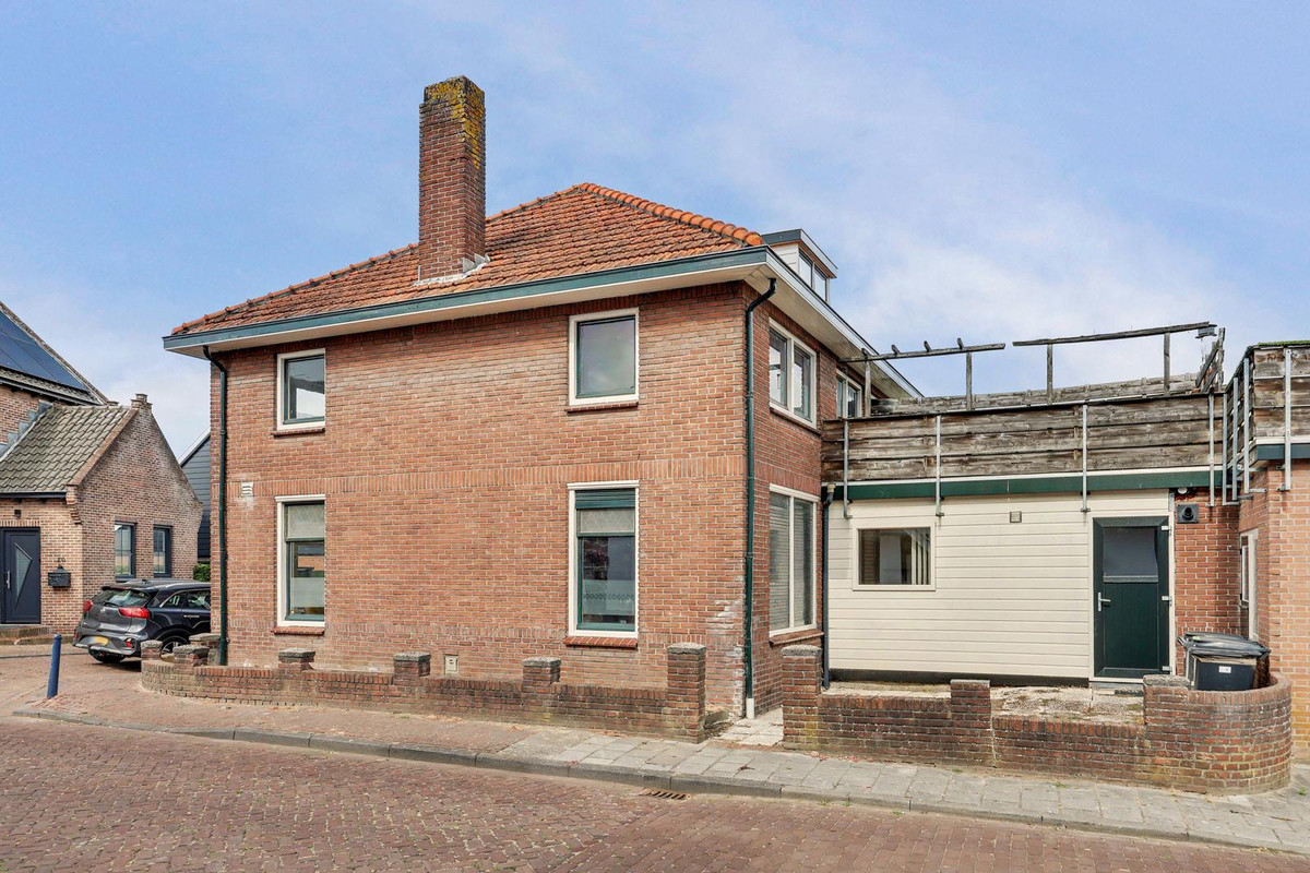 Hoekwoning te koop: Paardenmarkt 15, Yerseke