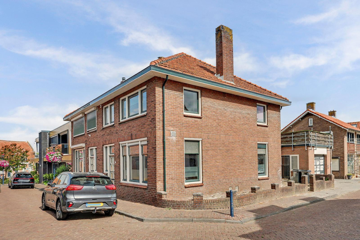 Hoekwoning te koop: Paardenmarkt 15, Yerseke